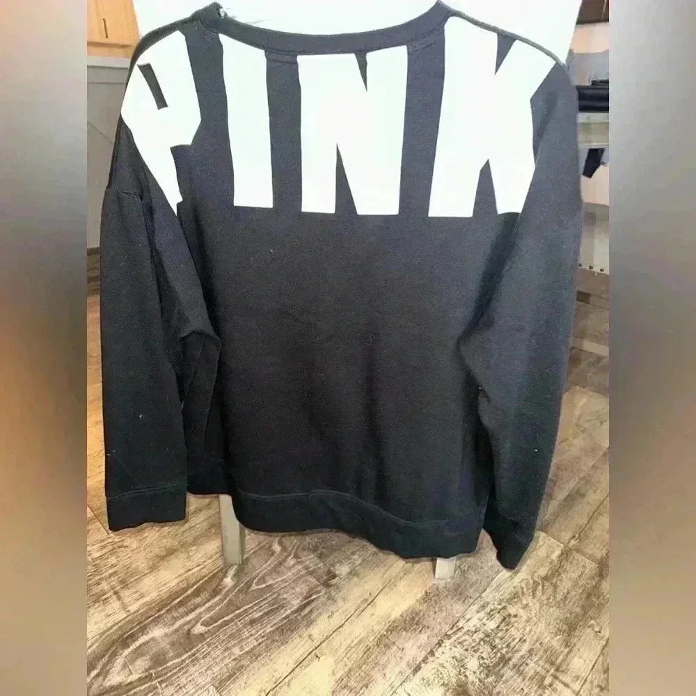 Pink by VS Black & White Logo Back Long Sleeve Cropped Sweatshirt Women Sz M - Picture 2 of 6